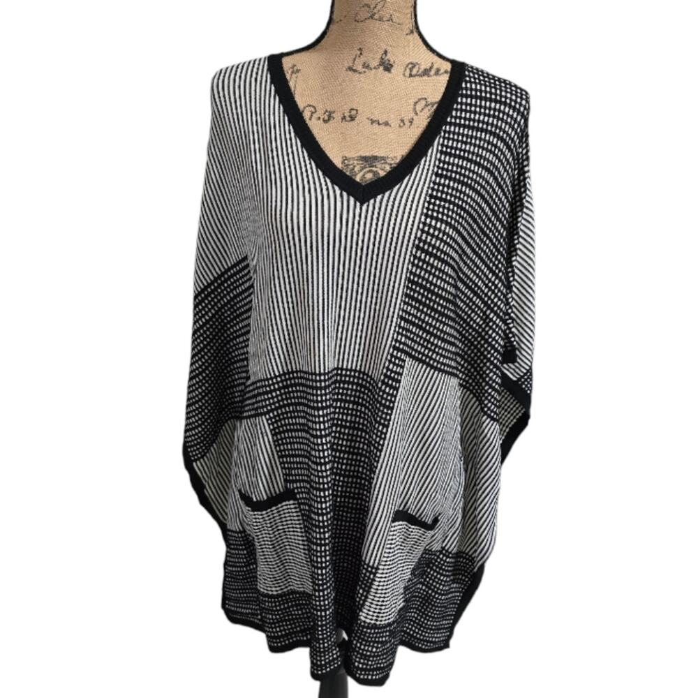 Chico's Black and White Oversized Patchwork Look Street Poncho Size S / M